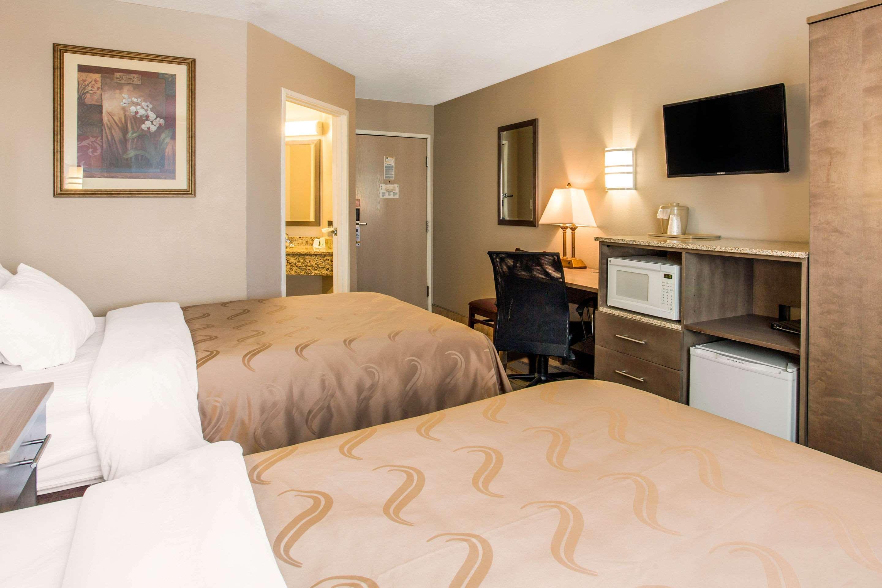 Quality Inn Moriarty Екстериор снимка