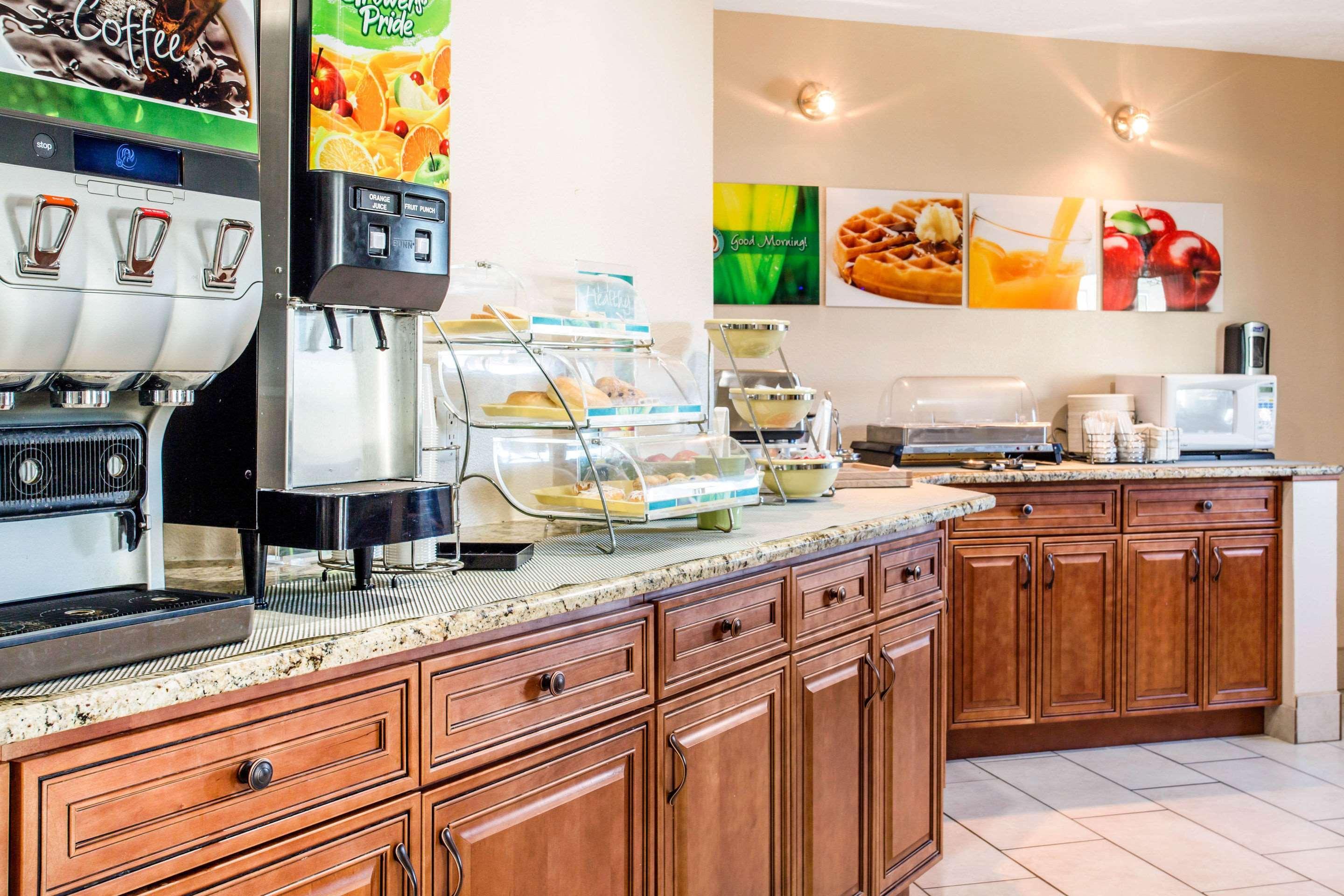 Quality Inn Moriarty Екстериор снимка