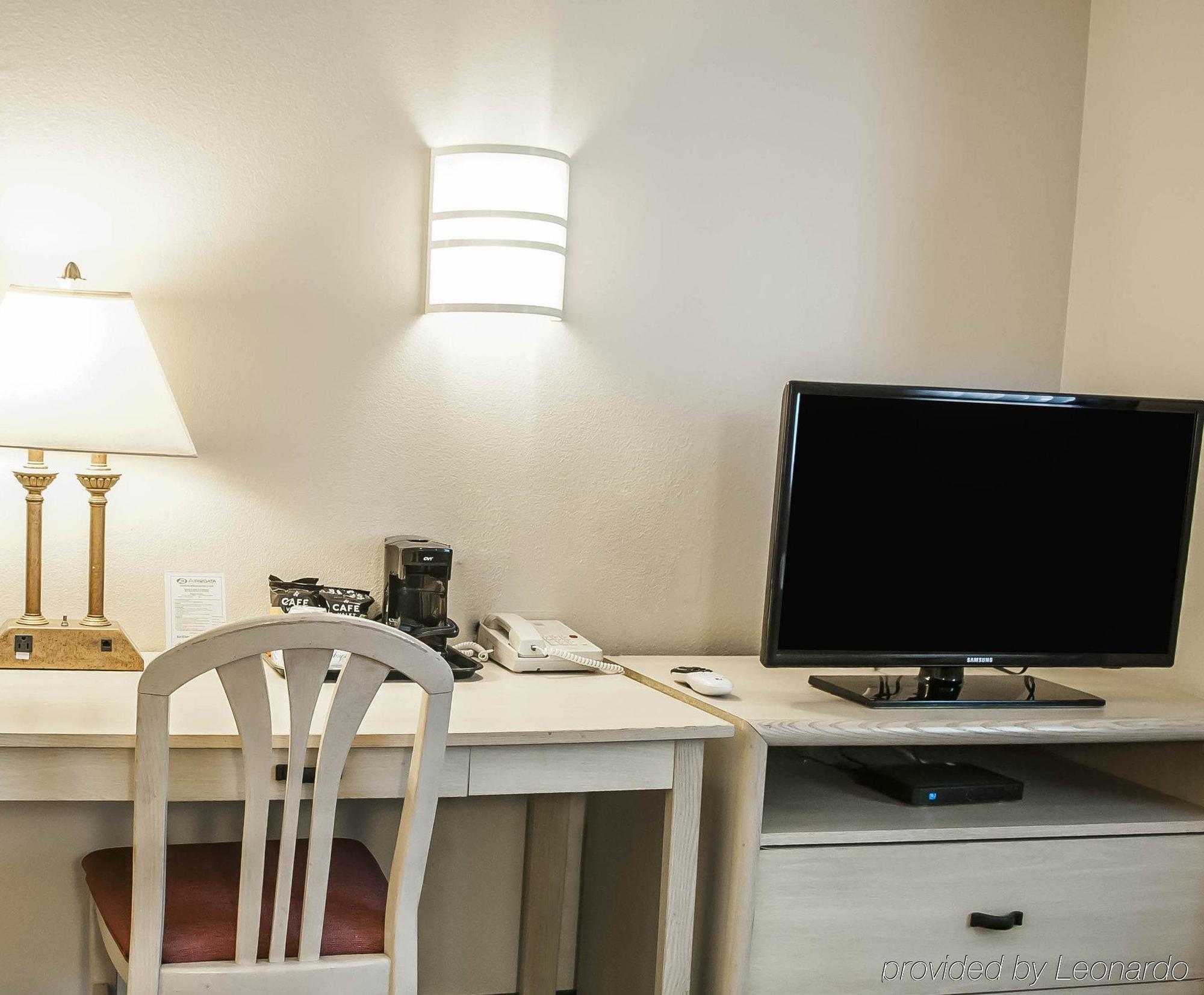 Quality Inn Moriarty Екстериор снимка