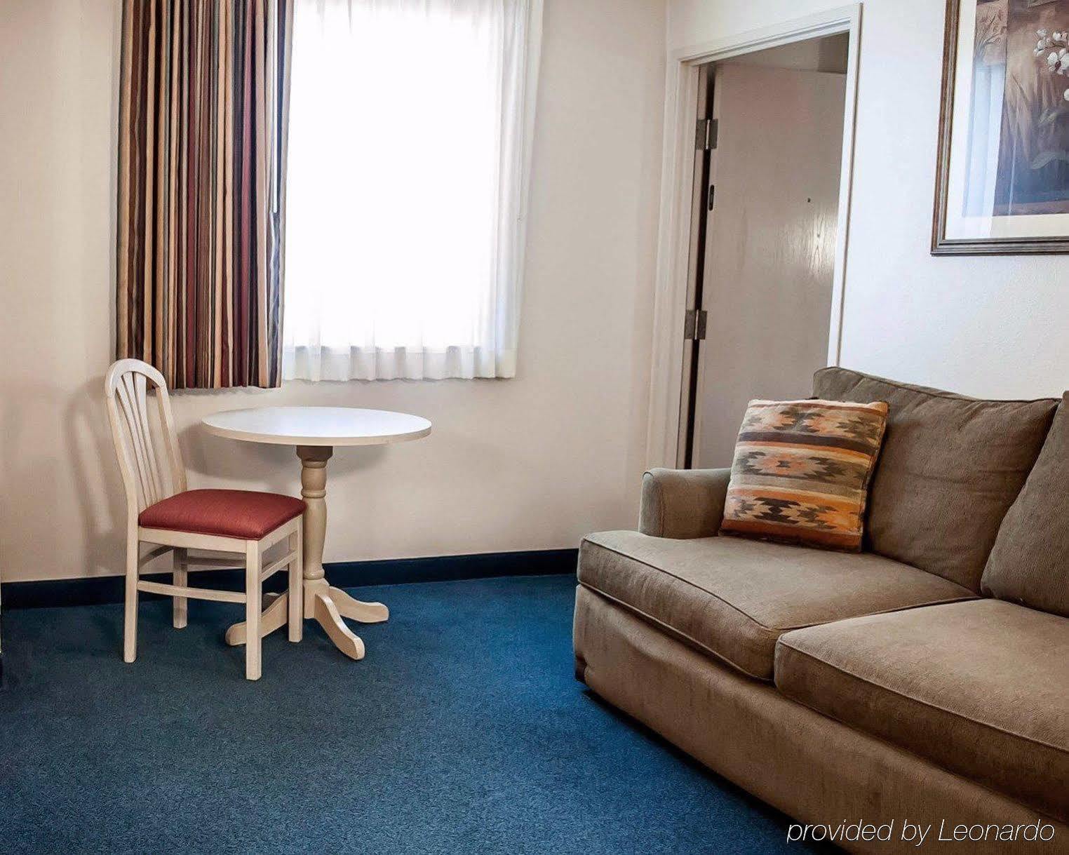 Quality Inn Moriarty Екстериор снимка
