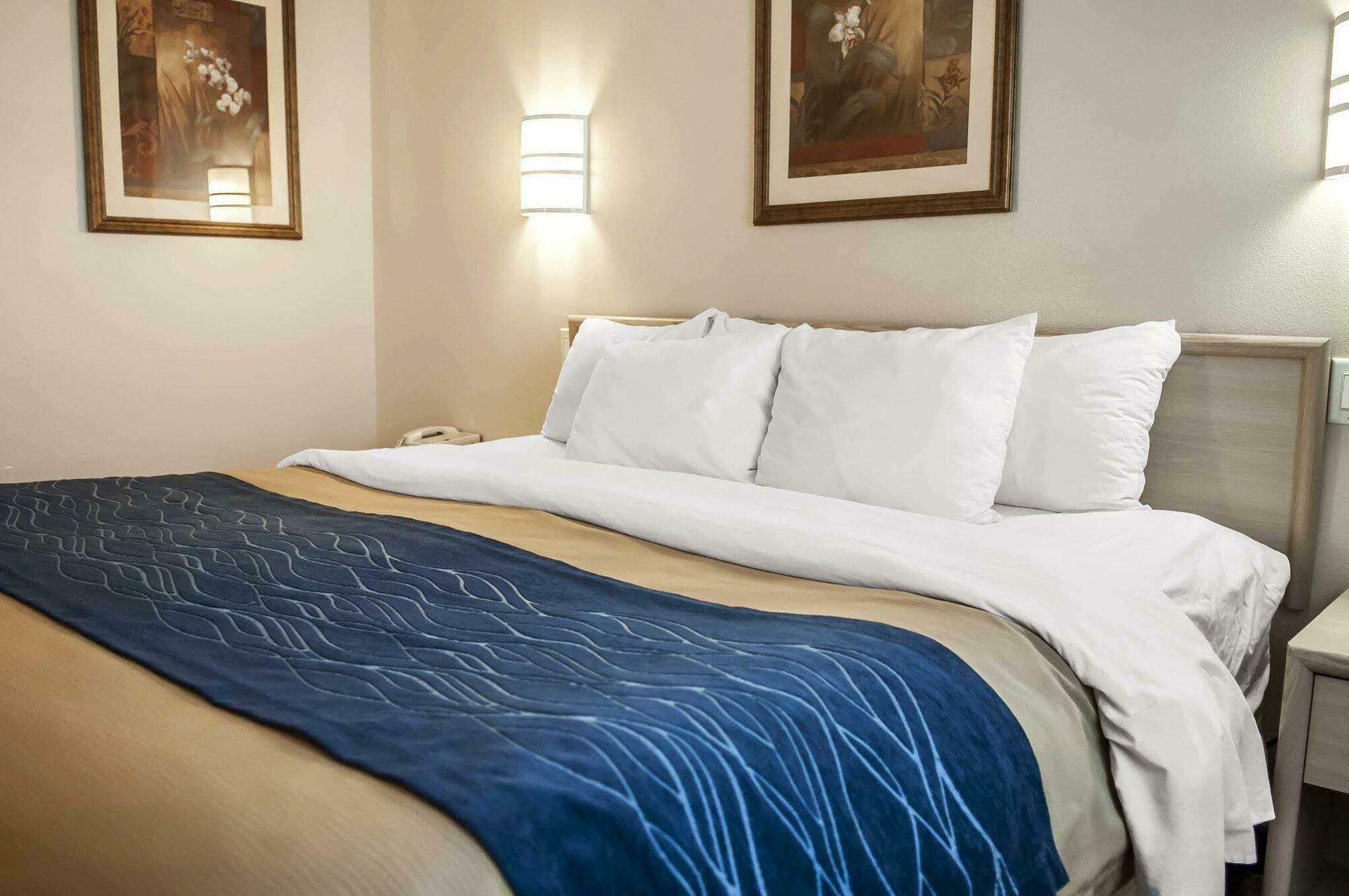 Quality Inn Moriarty Екстериор снимка