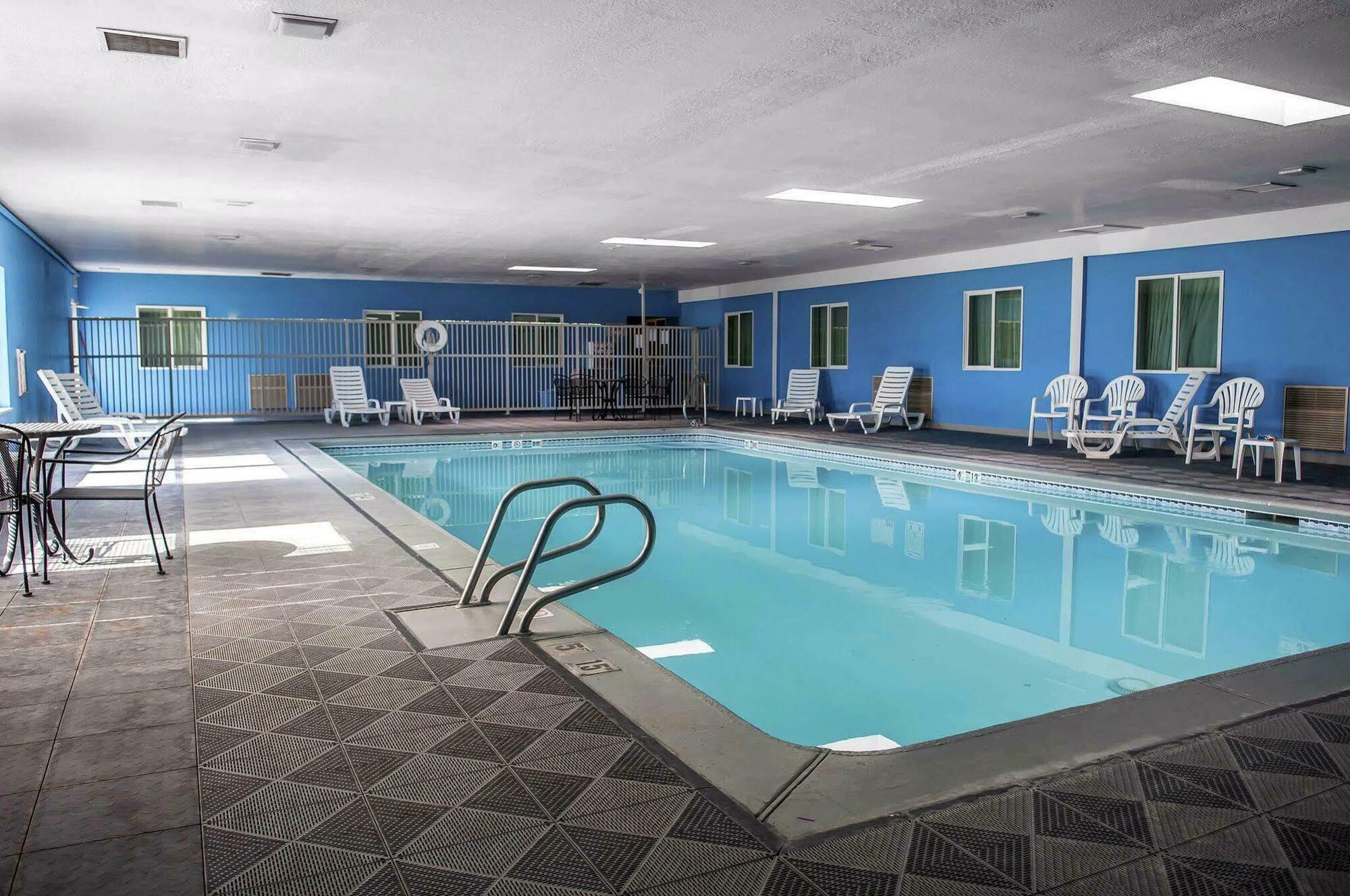 Quality Inn Moriarty Екстериор снимка